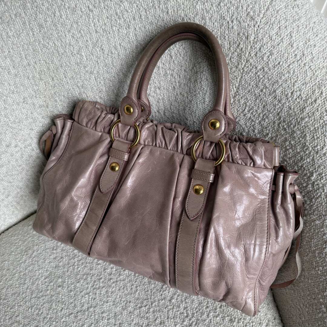 PreOwned Miu Miu Vitello Dusty Pink Leather Handbag