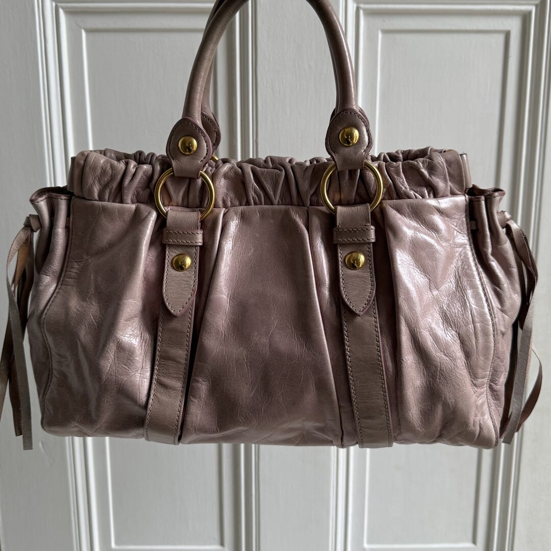 PreOwned Miu Miu Vitello Dusty Pink Leather Handbag