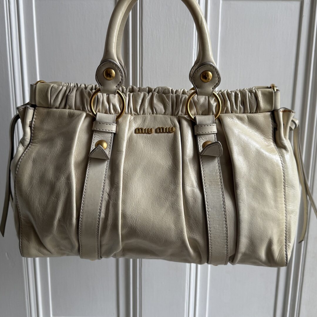 PreOwned Miu Miu Vitello Leather White Handbag