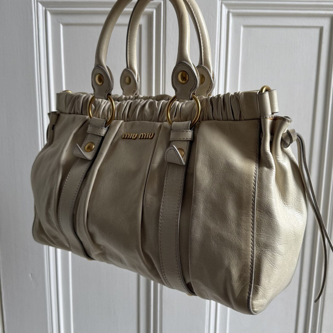 PreOwned Miu Miu Vitello Leather White Handbag