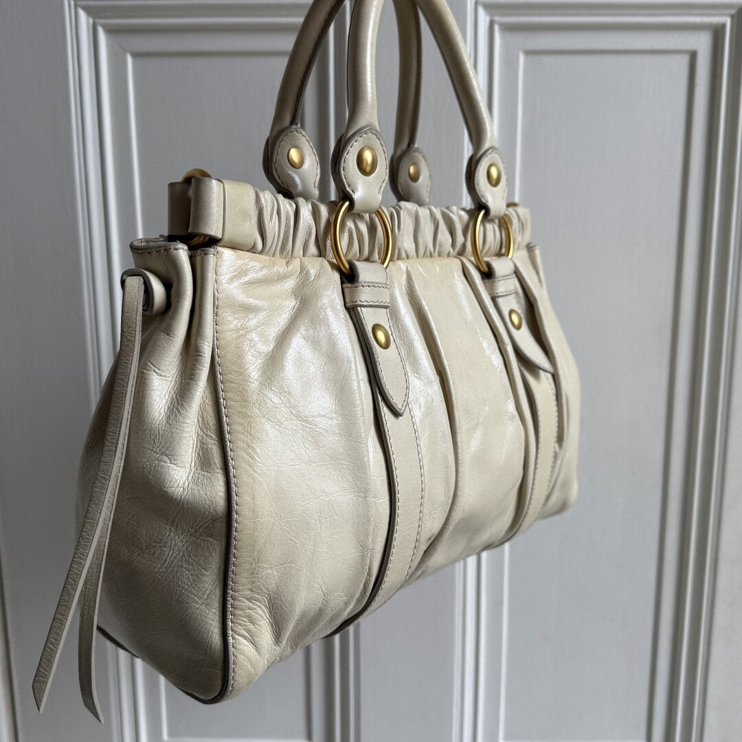PreOwned Miu Miu Vitello Leather White Handbag