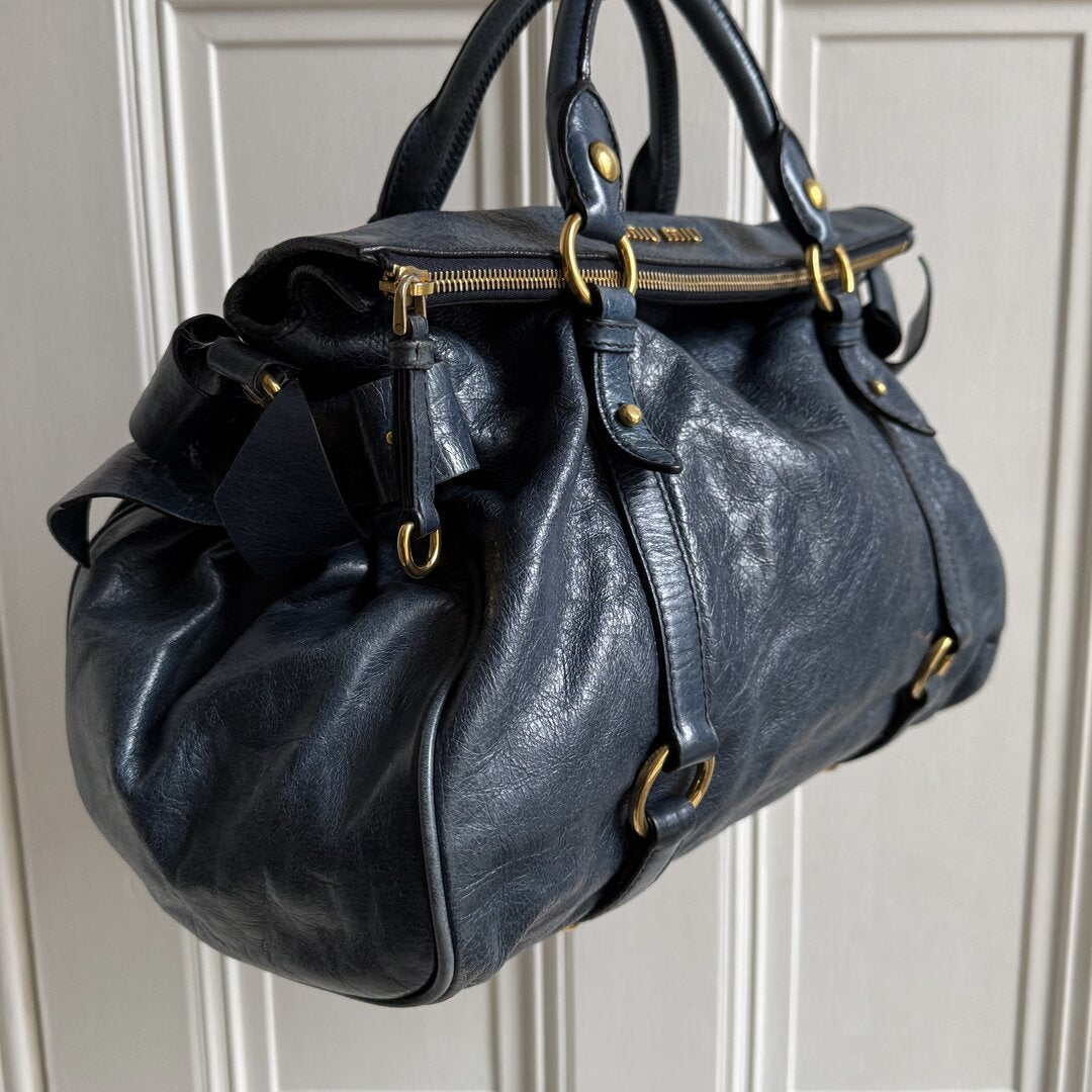 PreOwned Miu Miu Vitello Lux Blue Leather Handbag