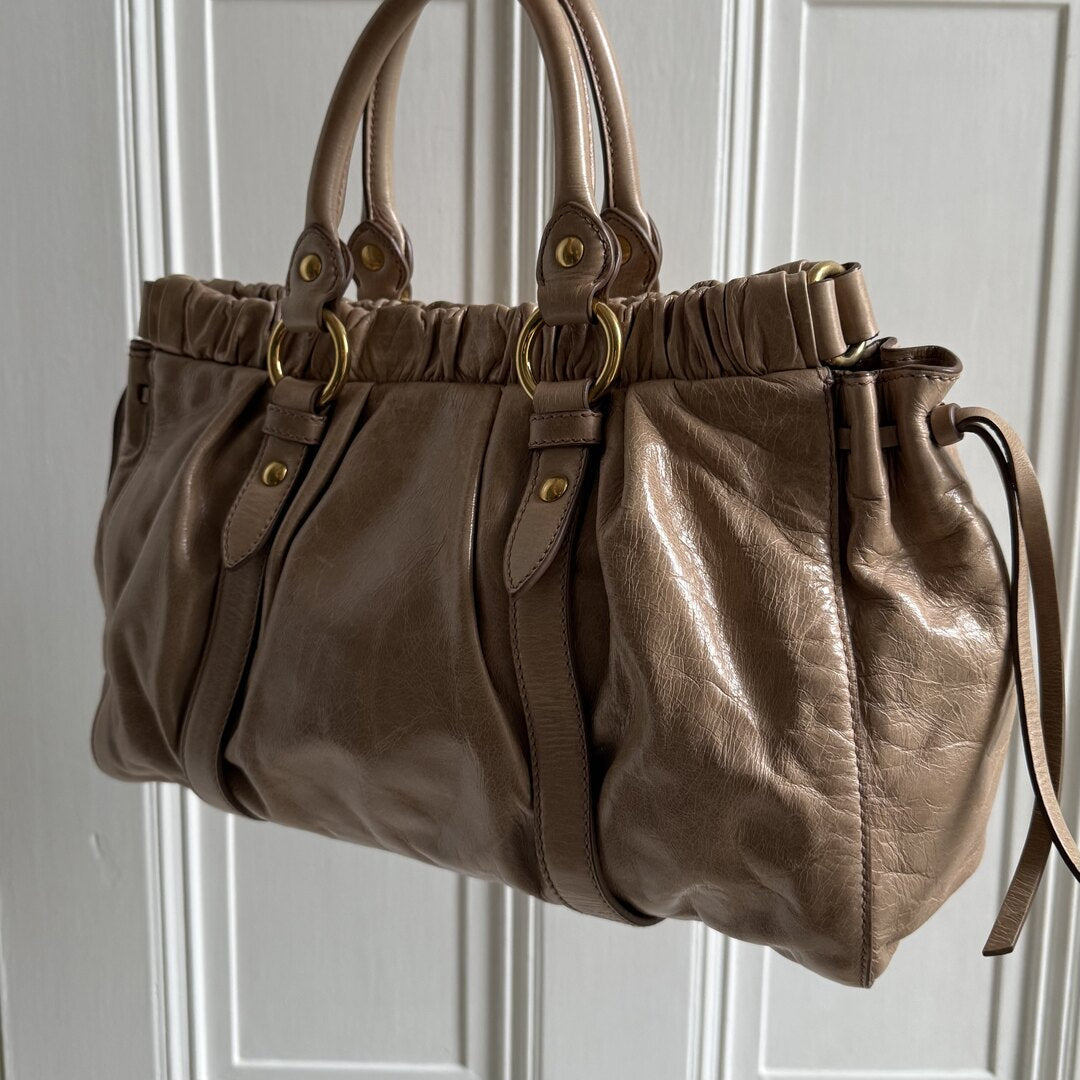 PreOwned Miu Miu Vitello Beige Leather Handbag