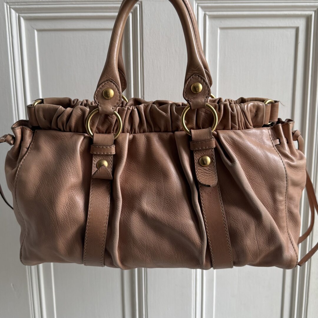 PreOwned Miu Miu Vitello Light Pink Leather Handbag