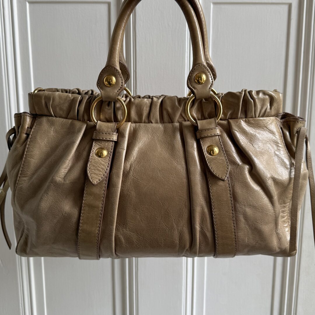 PreOwned Miu Miu Vitello Beige Leather Handbag