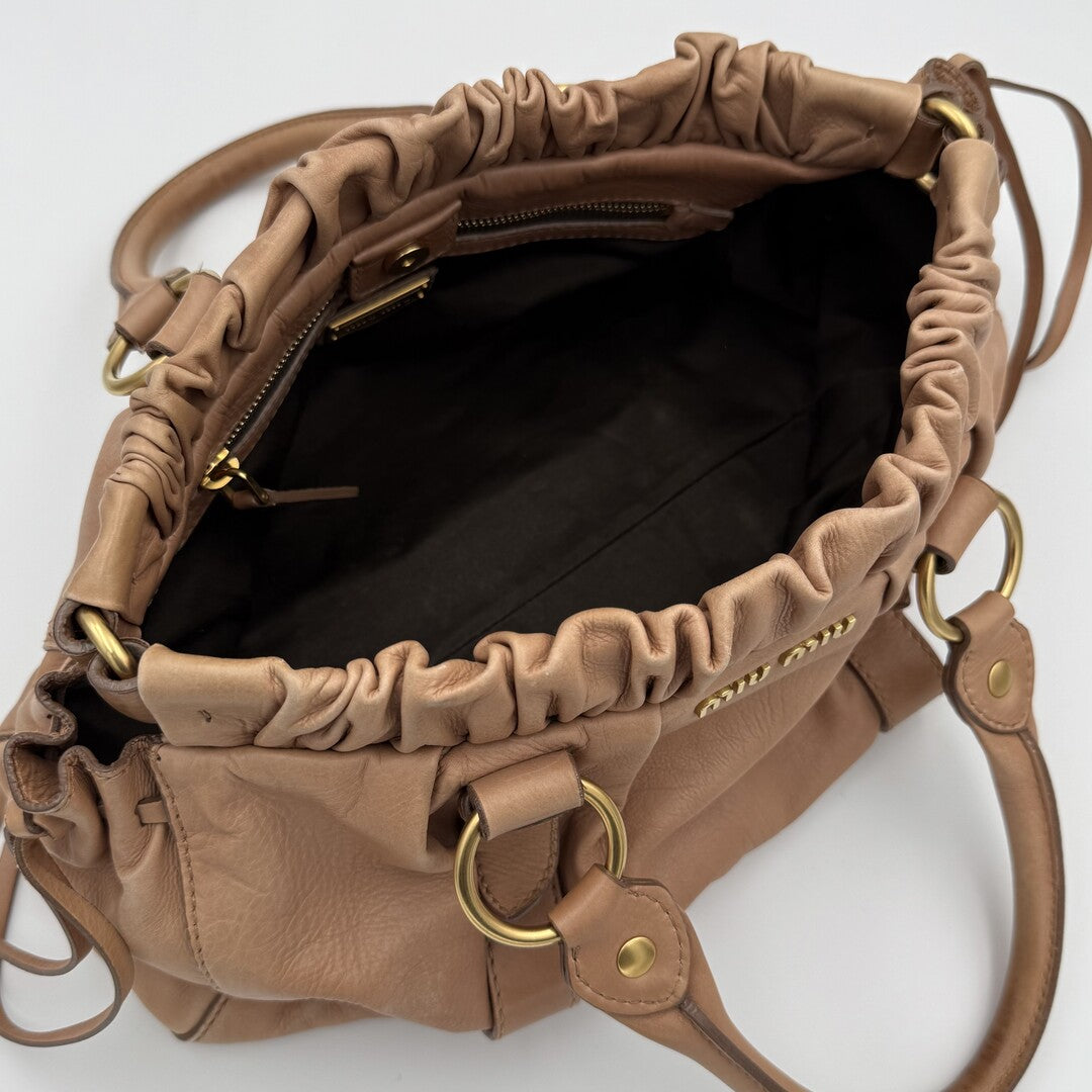 PreOwned Miu Miu Vitello Light Pink Leather Handbag