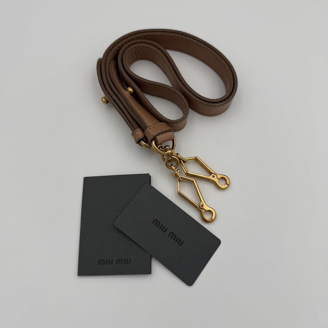 PreOwned Miu Miu Vitello Light Pink Leather Handbag